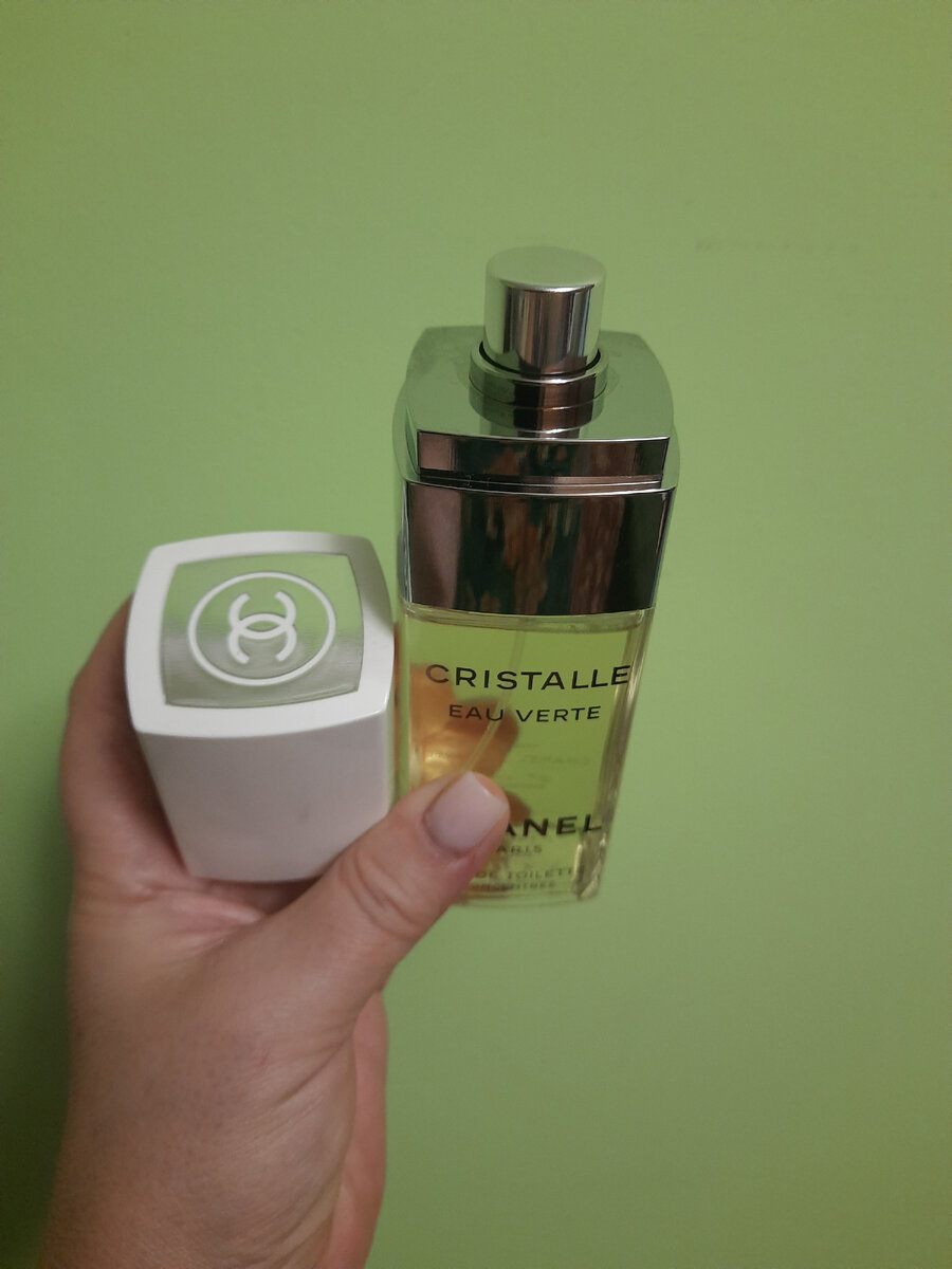 Парфюм хвойный. Chanel эмблема.