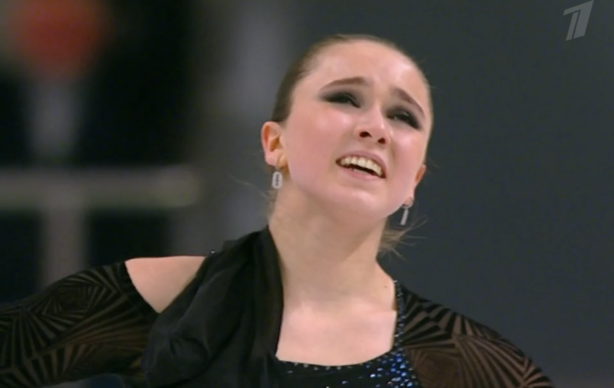 Камила фигурному катанию 2022 валиева гран. Валиева виновата. Валиева виновата. Камила валиева на гран при россии 2022. Камила валиева фигуристка.