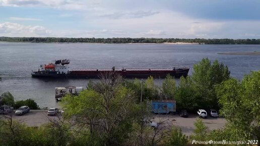 Теплоход Николай Псомиади на Волге.