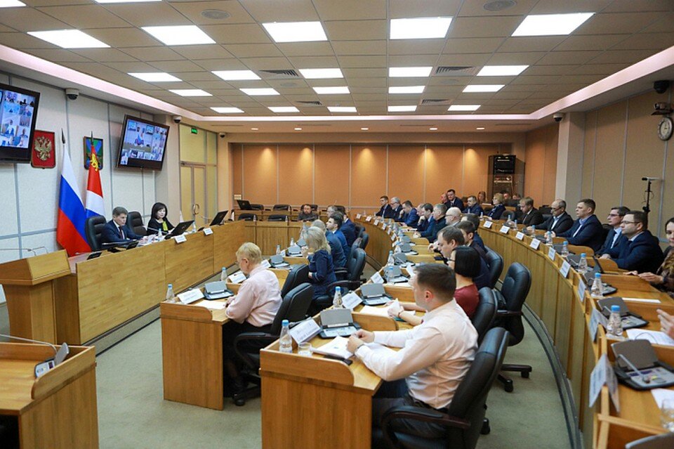     Рассмотрели проекты на заседании Совета по привлечению инвестиций в экономику края.  Иван ДЯКИН/правительство Приморского края