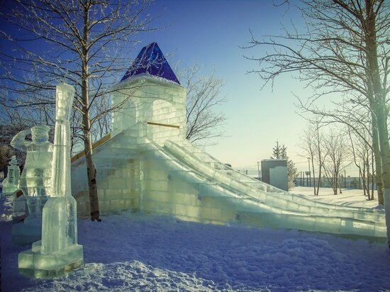     фото "ледовый городок на михайловской набережной"/вк