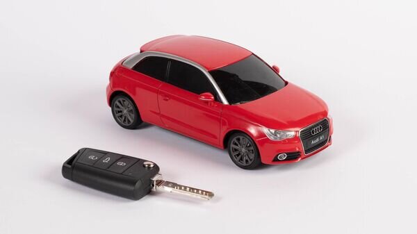    CC BY 2.0 / Marco Verch Professional Photographer / Red car with car keys