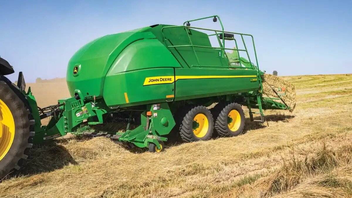 Фото: Пресс-служба John Deere Пресс-подборщик John Deere L341R High Density в работе