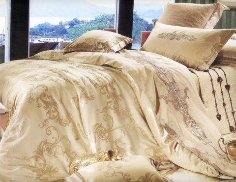  Даже самое нейтральное постельное белье слишком личный презент, чтобы дарить его руководителю.