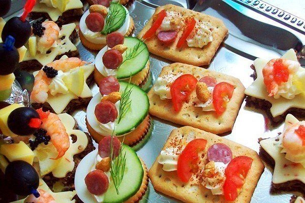 Бутерброды на праздничный стол: 20 простых и вкусных рецептов