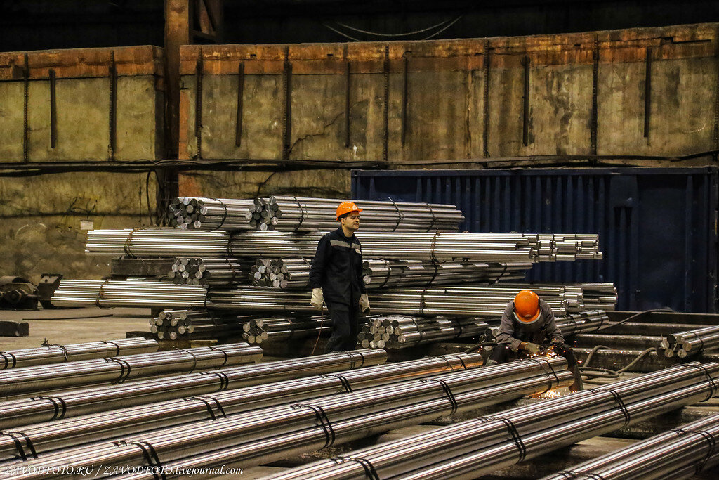 ооо стан. металлургическое производство. верх исетский завод виз-сталь. хранение слябов. прокатный стан 2000 нлмк.