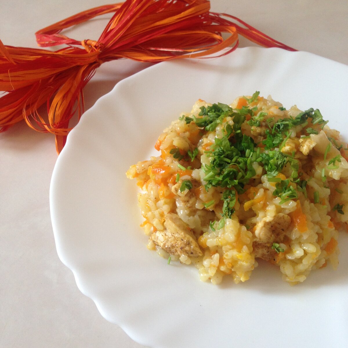 Готовое блюдо - плов из курицы