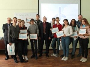 В июне 2018 года учащиеся физико-математической группы 10 «Б» класса школы № 1522 имени В.И. Чуркина прошли научно-учебную практику в Московском авиационном институте (национальном исследовательском университете) на факультете «Радиоэлектроники летательных аппаратов».