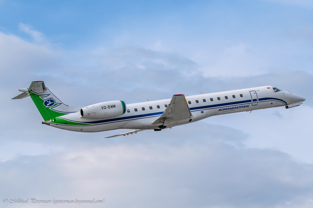 Фото Яндекс картинки: Embraer 145 Комиавиатранс, на таком я летел из Самары в Сыктывкар