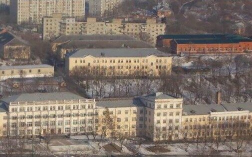 Владивосток. Учебный отряд подводного плавания зимой.