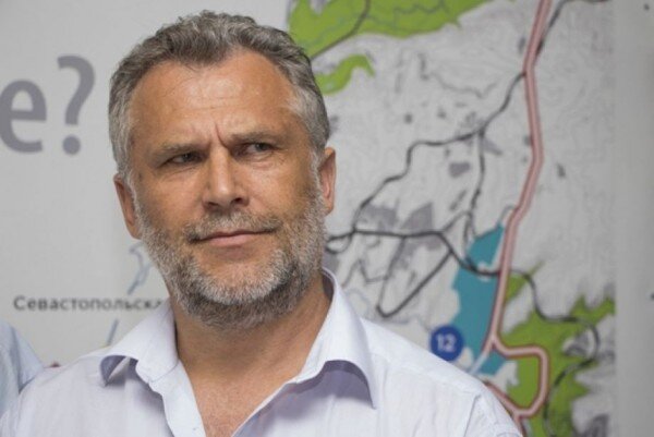 
Во-первых, группа Чалого не хочет публичного обсуждения своей деятельности на Матросском бульваре. А значит, им есть, что скрывать.
Во-вторых, «чаловские» депутаты не хотят, чтобы их избиратели знали о том, что именно они заблокировали решение о создании депутатской комиссии. Выходит, что они не хотят нести публичную ответственность за свою деятельность.