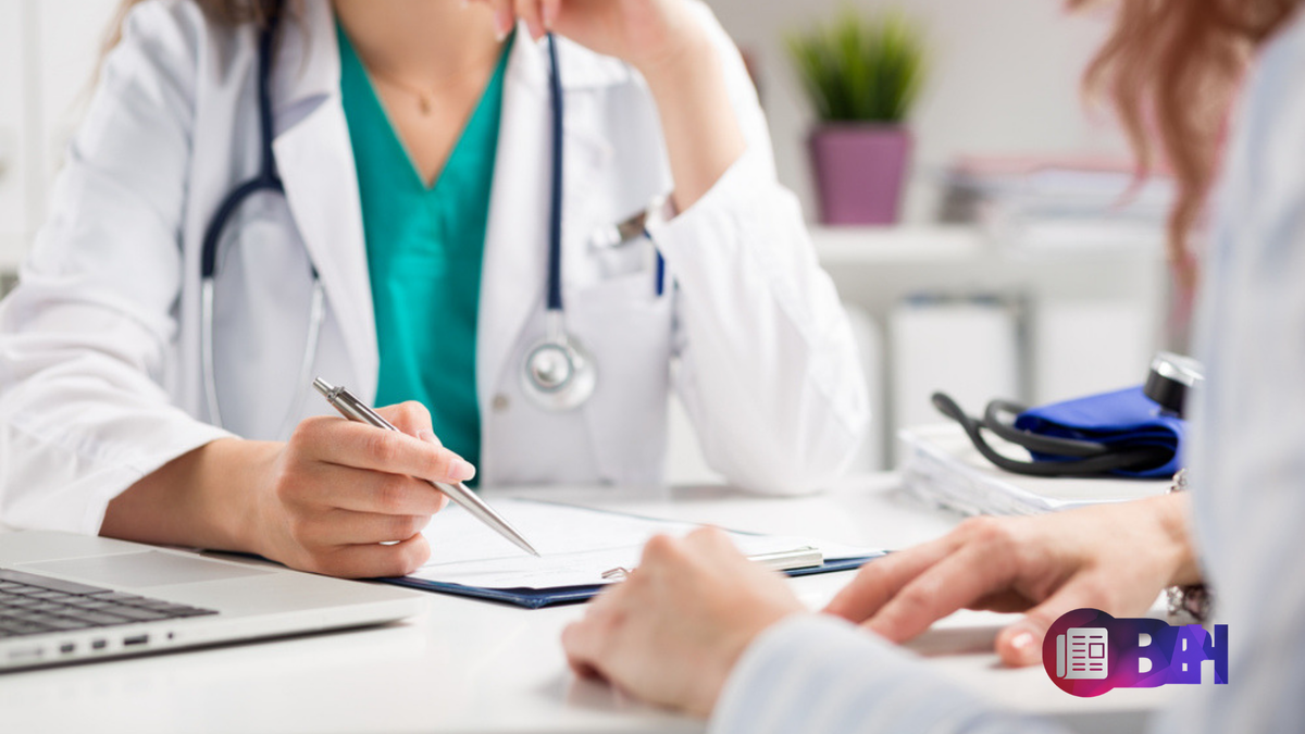 Как записаться на прием к участковому терапевту или педиатру, если телефоны поликлиники недоступны, можно ли вызвать медиков на дом через интернет. 