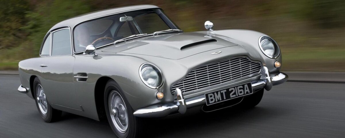 Британские автомобильные марки являются продолжением национальной классовой системы и стиля. Будь то создание кожаных кресел и деревянных панелей джентльменского клуба или обнаженная механика локомотива, они отражают необычные, безумные амбиции инженеров, которые воплотили свои мечты - какими бы отдаленными или эксцентричными они ни были. Редкий британский автомобиль, созданный с учетом массового рынка, и эта тенденция имела долгосрочные последствия; Автомобили, произведенные в больших объемах в современной Великобритании, носят имена иностранных автопроизводителей.
Но эта особенность оставила миру целый ряд британских автомобилей, которые требуют почтения. Здесь, в алфавитном порядке, стоят 10 британских автомобилей, достойных празднования.