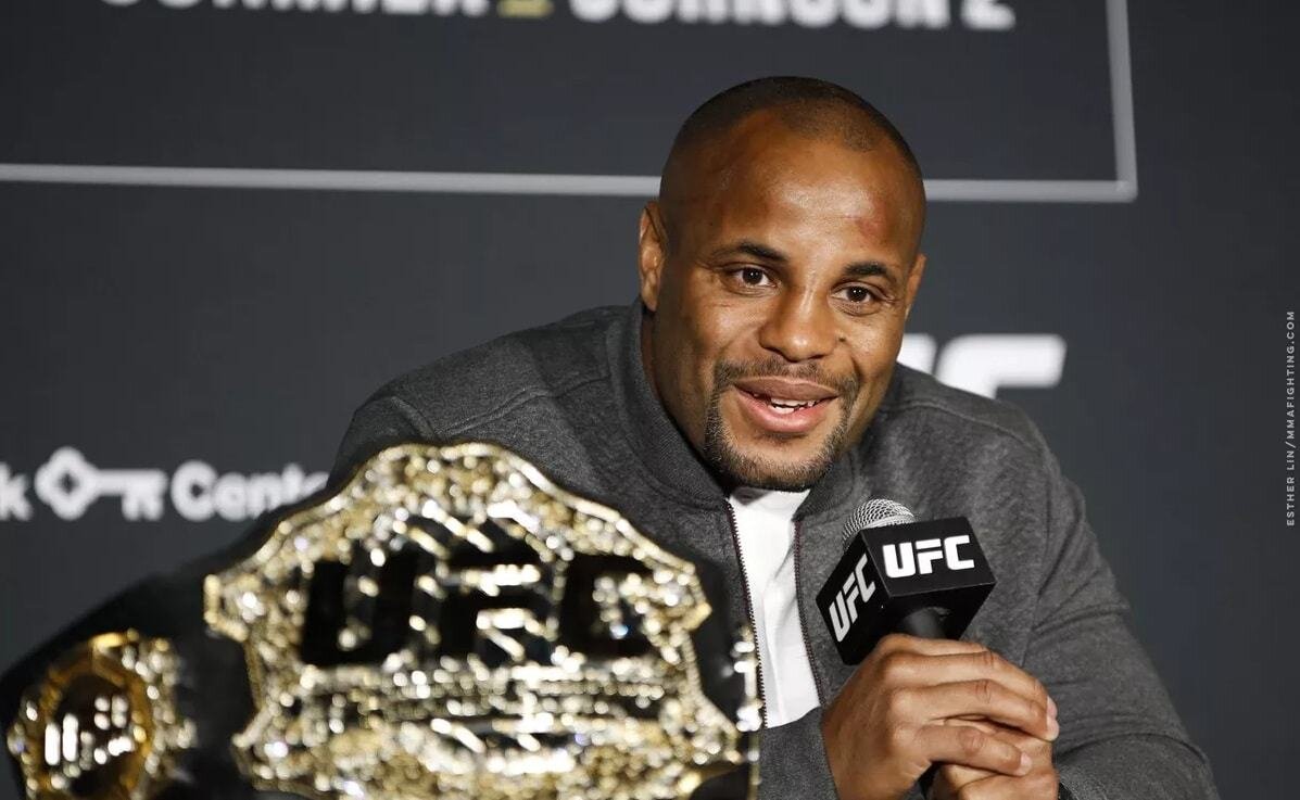  Чемпион UFC в тяжелом весе Даниэль Кормье высказался о том, что чемпион организации в легком весе Хабиб Нурмагомедов заплатил штраф за массовую драку после турнира UFC 229 