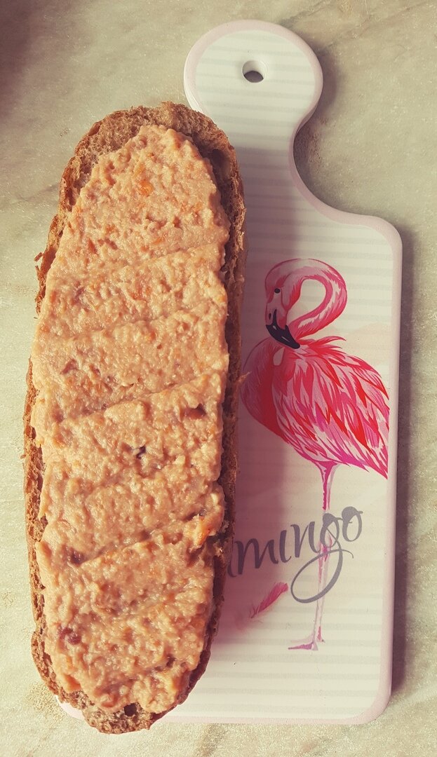 Паштет с горбушей и бобами