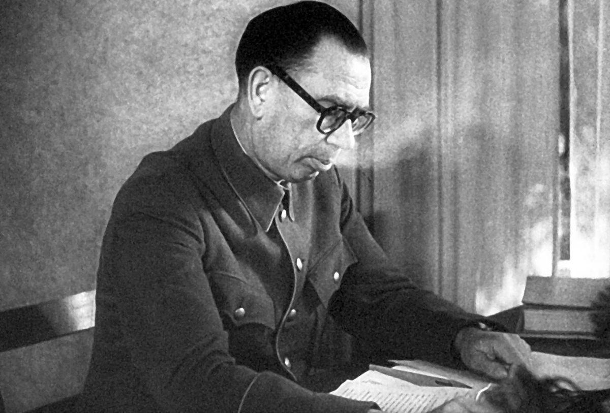 Источник: https://www.e-reading.by/bookreader.php/1051331/General_Vlasov._Istoriya_predatelstva._V_dvuh_tomah._V_treh_knigah._Kniga_tretya.html