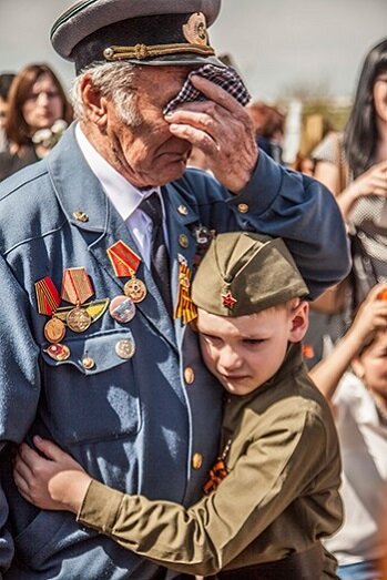 «Праздник со слезами на глазах.» Как это было 9 мая 1945 года