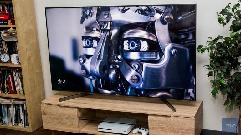 Расположение телевизора на тумбе