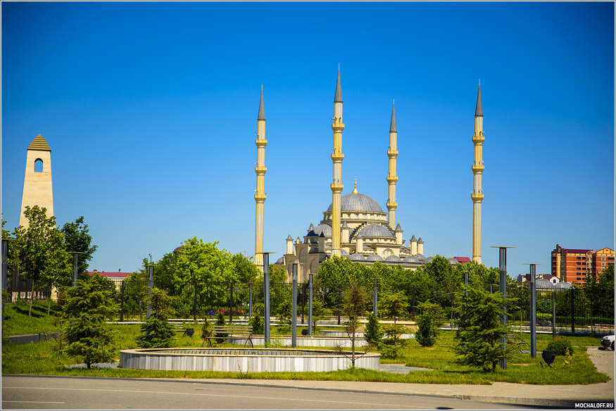 Город грозный мечеть сердце чечни. Мечеть «сердце чечни», г. Мечеть чечня грозный. Мечеть сердце чечни в грозном. Мечеть имени ахмата кадырова сердце чечни.