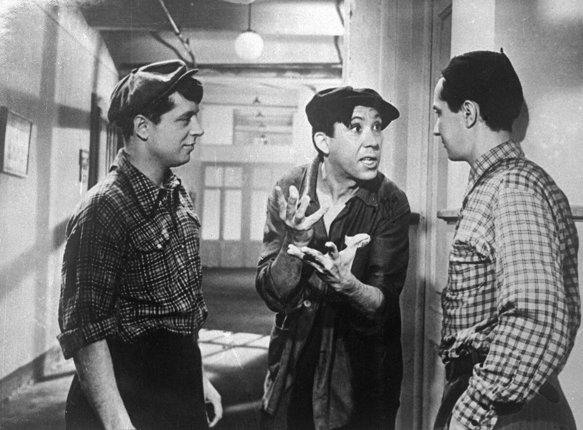 Кадр из фильма "Неподдающиеся". Слева на право: Ю. Беляев, Ю. Никулин, А. Кожевников