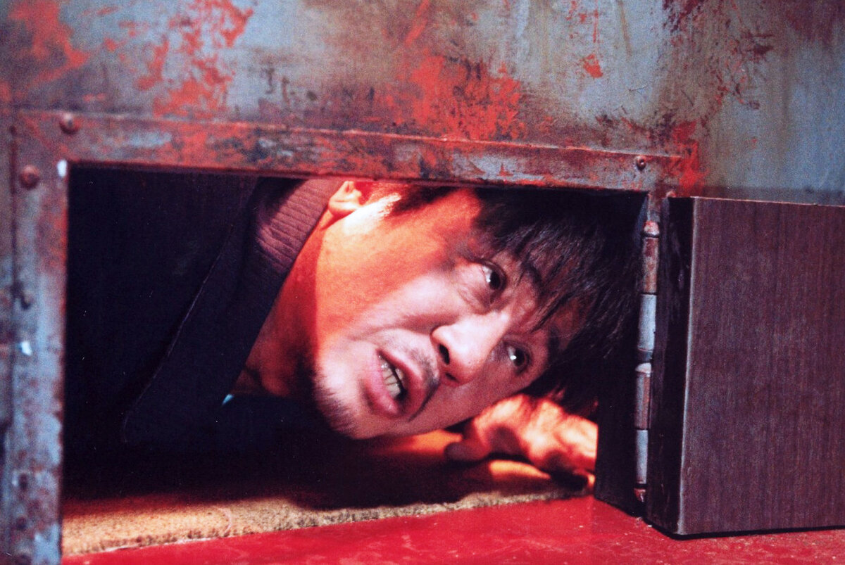 Фильм "Олдбой" 2003г.