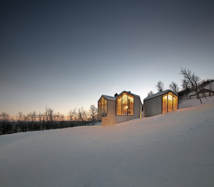  Иллюстрации с сайта архитектора Ральфа Рамстада http://www.reiulframstadarchitects.com/split-view-mountain-lodge/rra_havsdalen-37sren_harder_nielsenjpg  