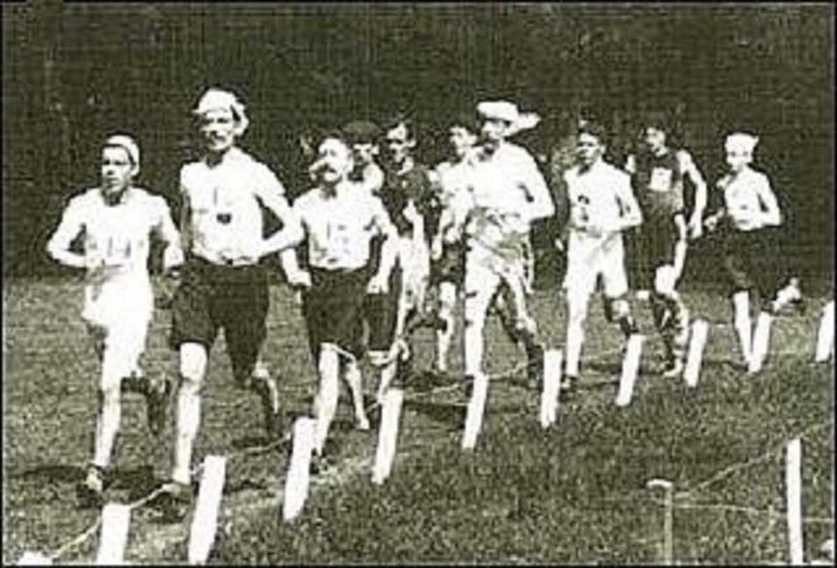 Участники олимпийского марафона 1912 года