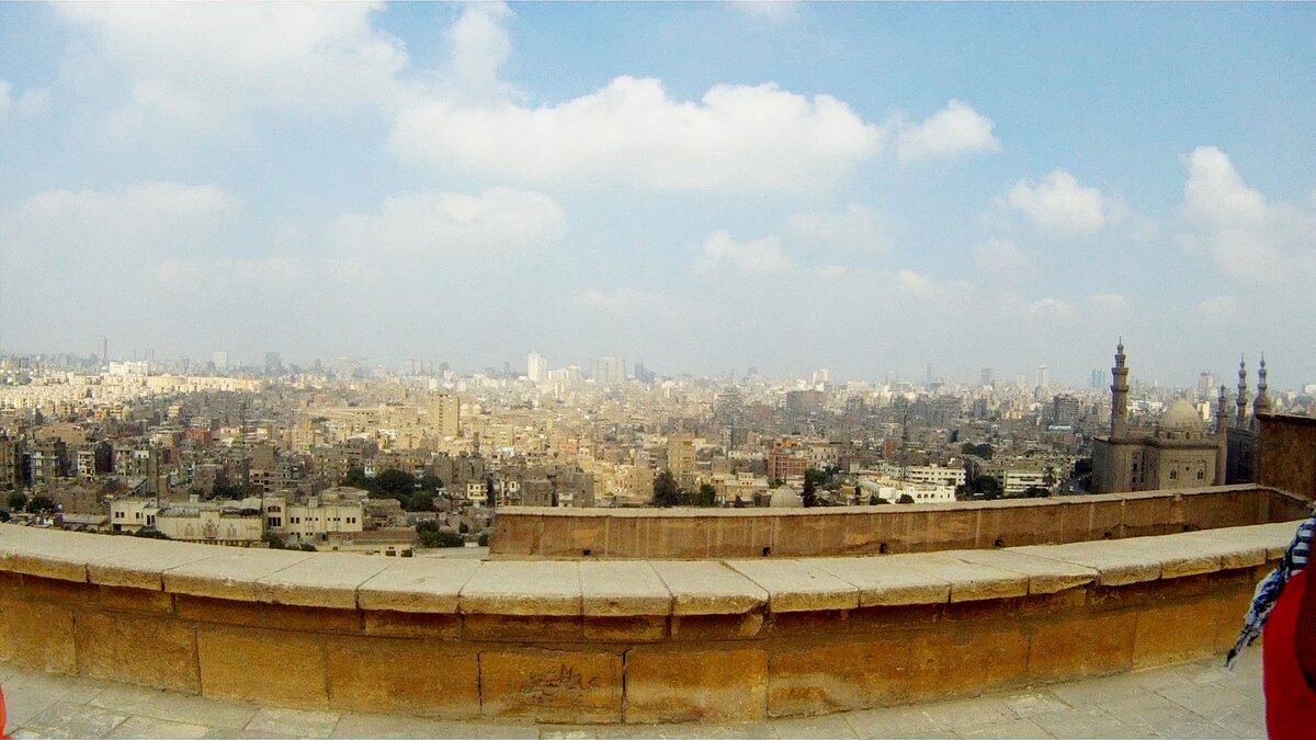 Стоит поехать на экскурсию в Каир, чтобы посмотреть сам город, посетить  Египетский национальный музей, и также - неповторимую алебастровую мечеть Мухаммеда Али.-2