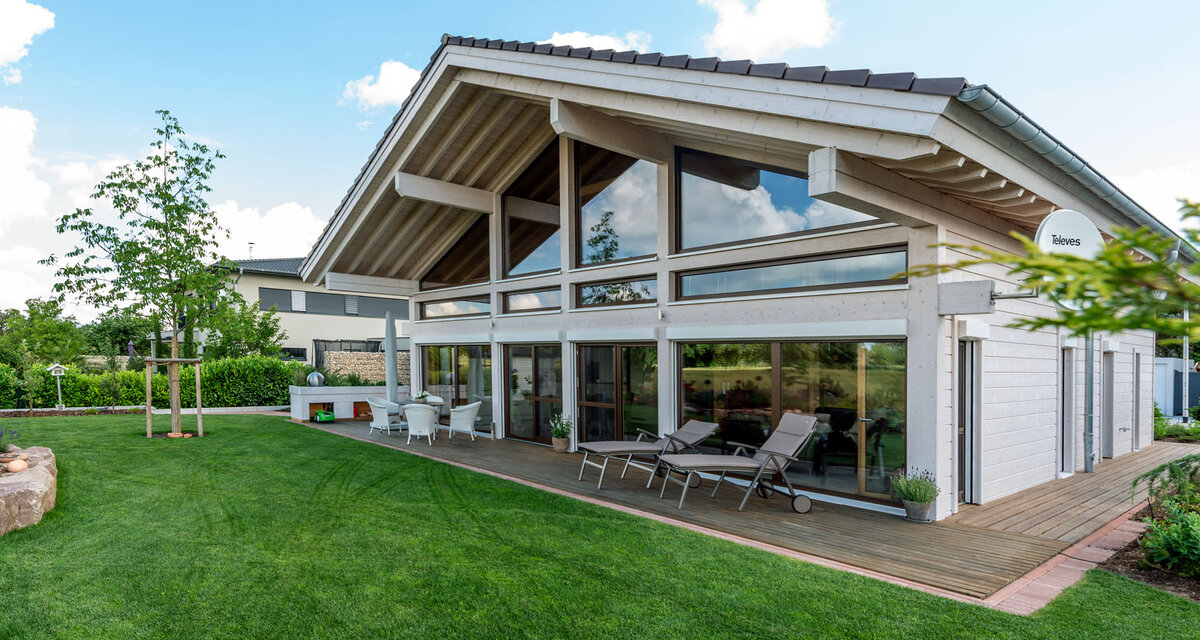 Современный деревянный дом от Polar Life Haus (Финляндия) - это совсем не обычная бревенчатая изба с перерубами.