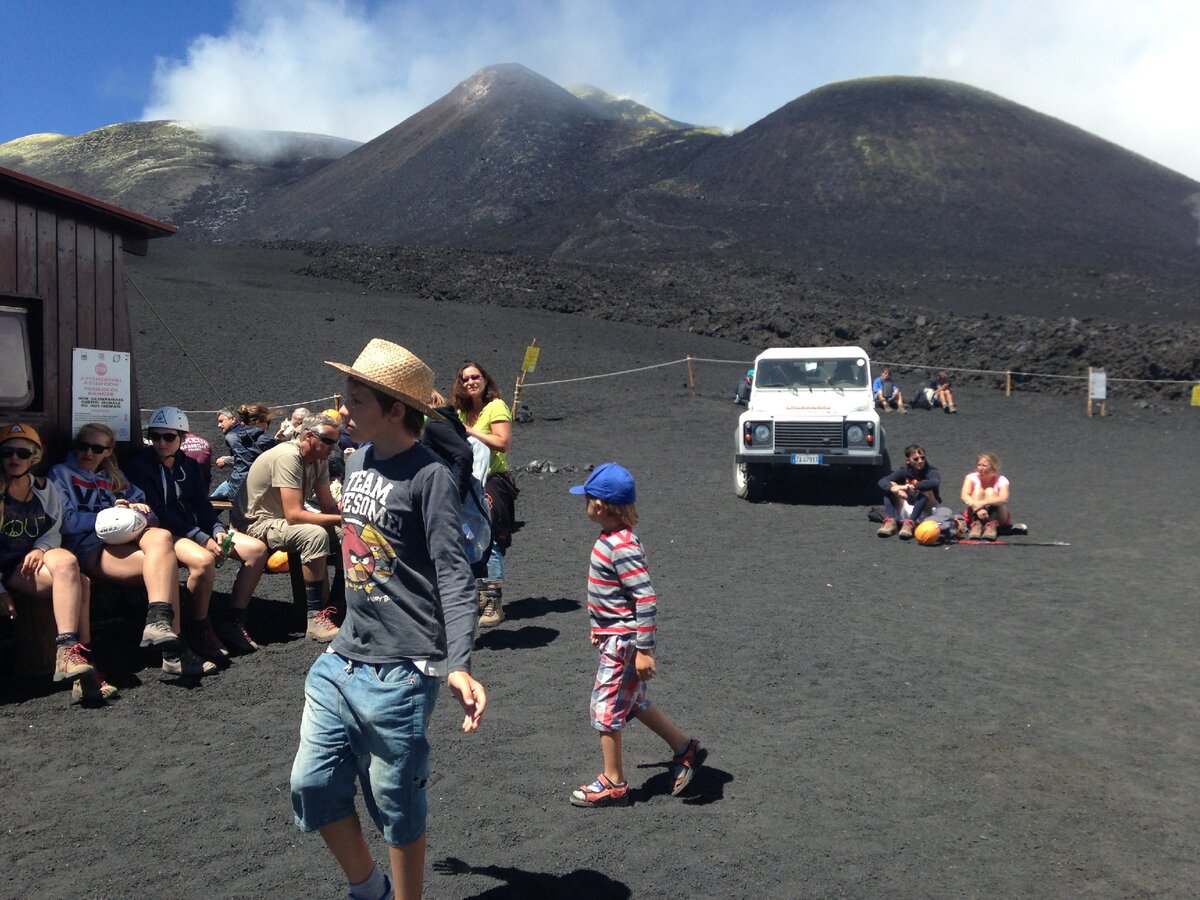 Это то место, откуда вы можете подниматься еще выше сами или на машине.