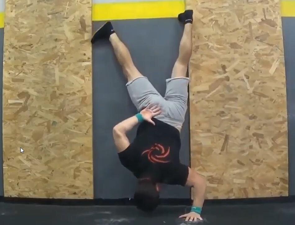 Спортивная гимнастика стойка на руках