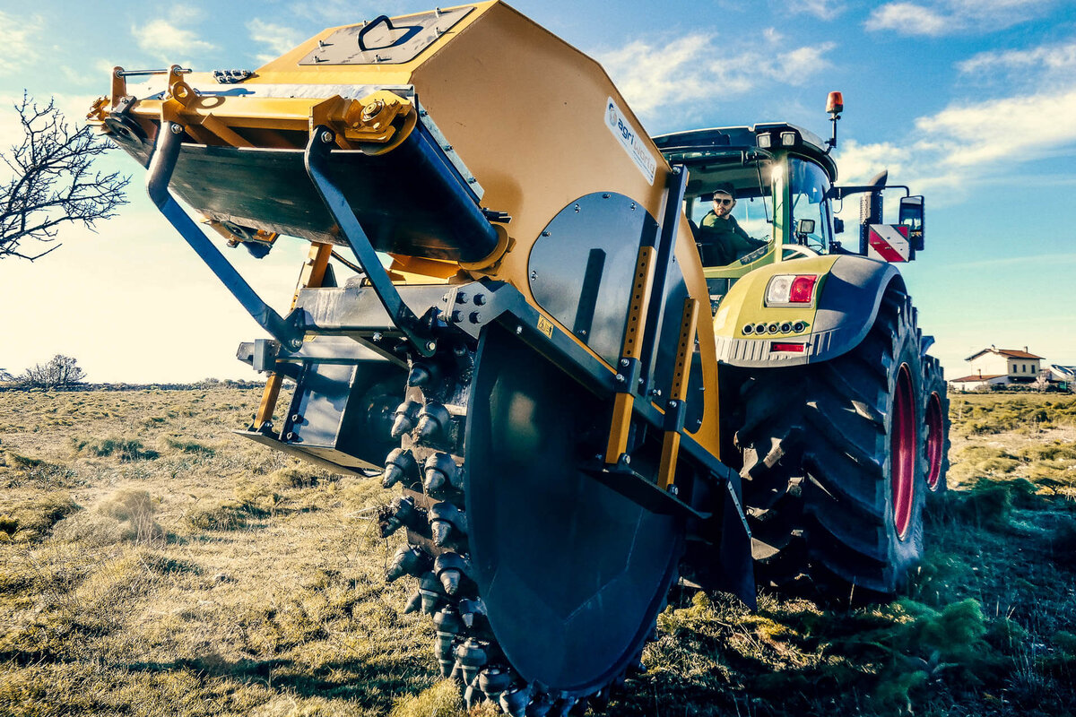 Джон дир газонокосилка трактор. Трактор с ротором снег векторные. Цепной многоковшовый экскаватор. Роторный экскаватор эрп 1600. Роторный трактор.