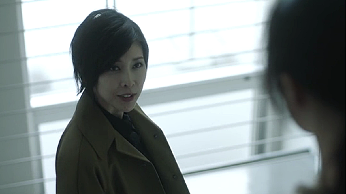 Кадр из дорамы "Мисс Шерлок".