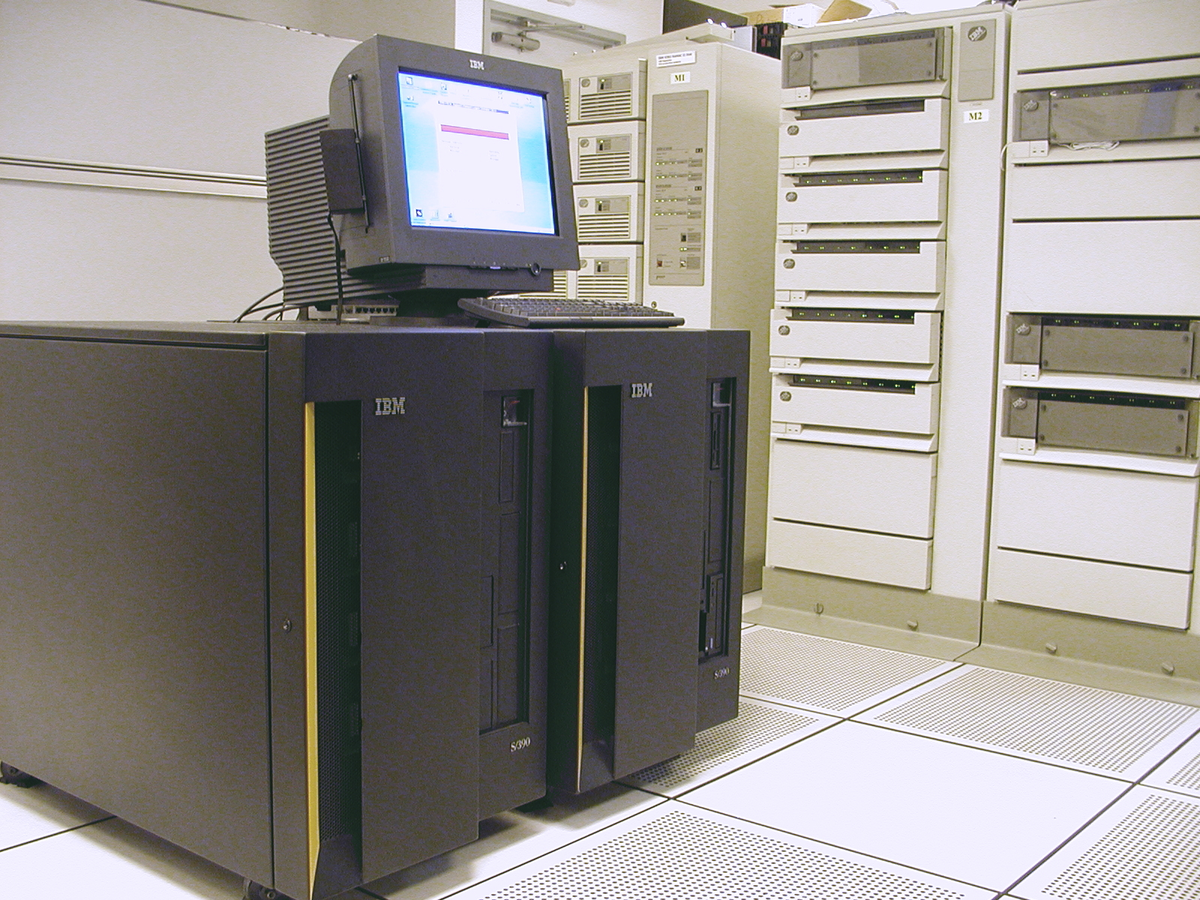 Ibm s. IBM Mainframe System z. Мэйнфрейм ЭВМ. Большая ЭВМ (мэйнфрейм, Mainframe). Мэйнфрейм IBM 8000.
