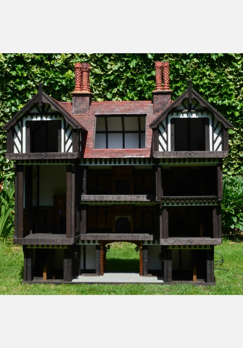 Кукольный дом в стиле Тюдоров