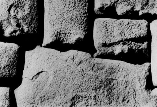 Рисунок 3. Дворец Инки Рока (Inca Roca), Куско: эффект светотени в каменной кладке инков