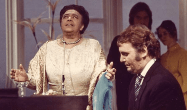 Бадди Барнс аккомпанирует Мэйбел Мерсер в начале семидесятых