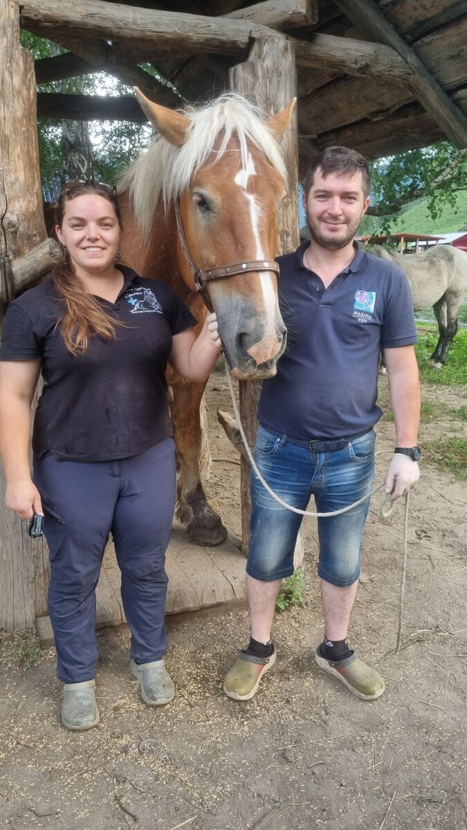 Инга СУХОЕВА и Евгений ЩЕТНИЦКИЙ (MAXIMA VET) - на конной базе Иткая, Республика Алтай.