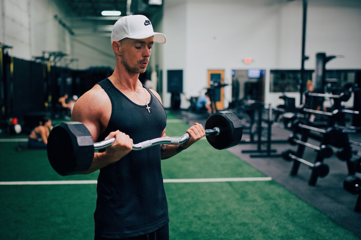     Как не накачать большой бицепс: 6 базовых способов потратить силы впустую