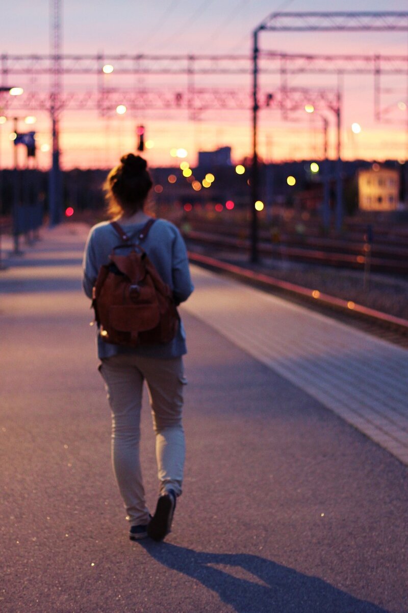 Таня уехала учиться, Нина перешла в одиннадцатый класс.