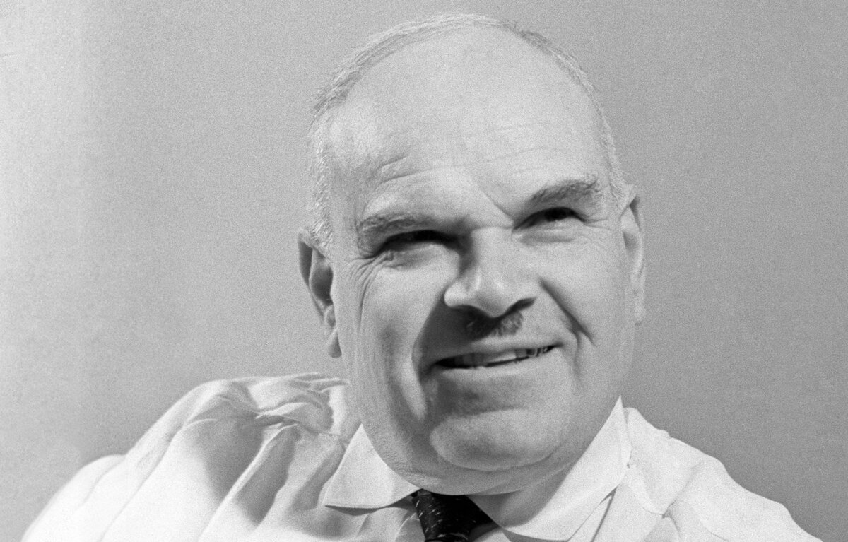    Николай Камов  Сергей Преображенский/ТАСС