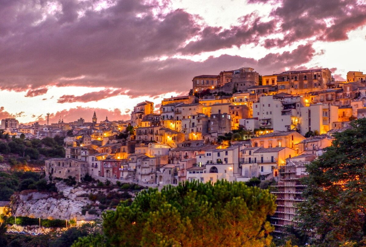        Photo by Antonio Sessa on Unsplash