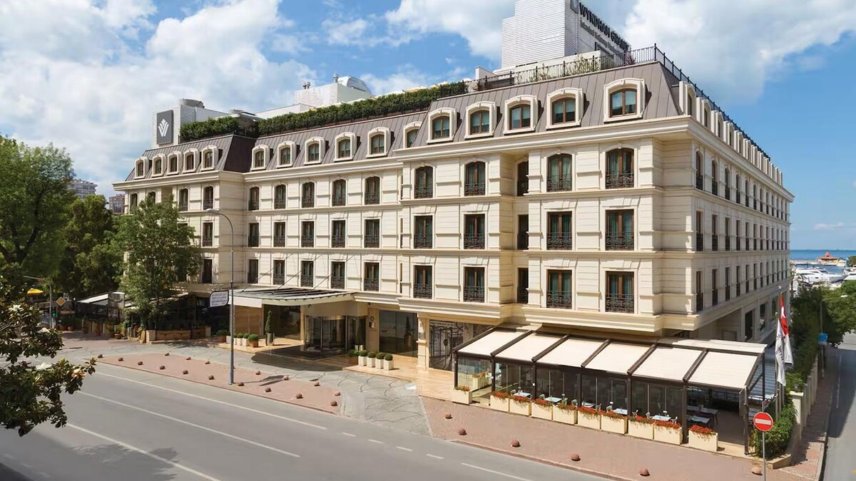 Отель Wyndham Grand Istanbul Kalamis. Фото с сайта отеля