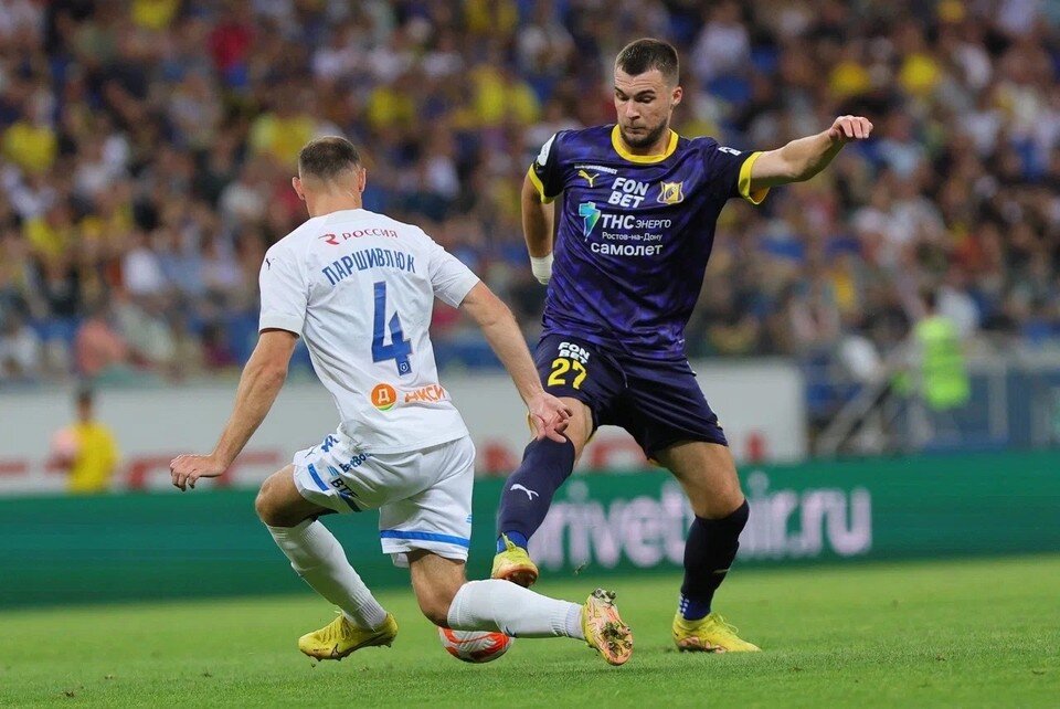    В первом тайме игра у хозяев поля не задалась - пропустили два мяча. Фото: пресс-служба ФК "Ростов"