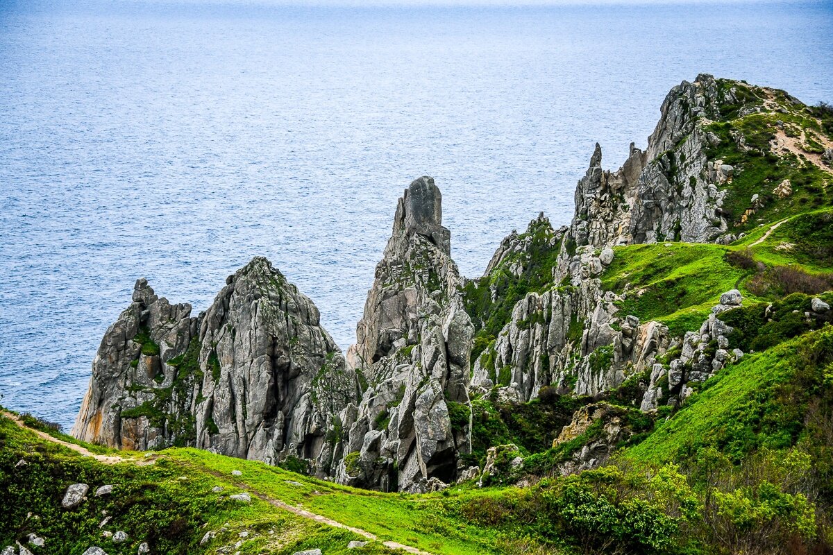 Величественная скала