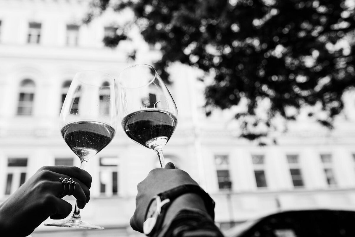 пресс-служба📷Гостей вечера ждут лекции от автора книги «Кубинские винтажные сигары» Дмитрия Друца и афисионадо из солнечной Кубы Эрнесто Кабана