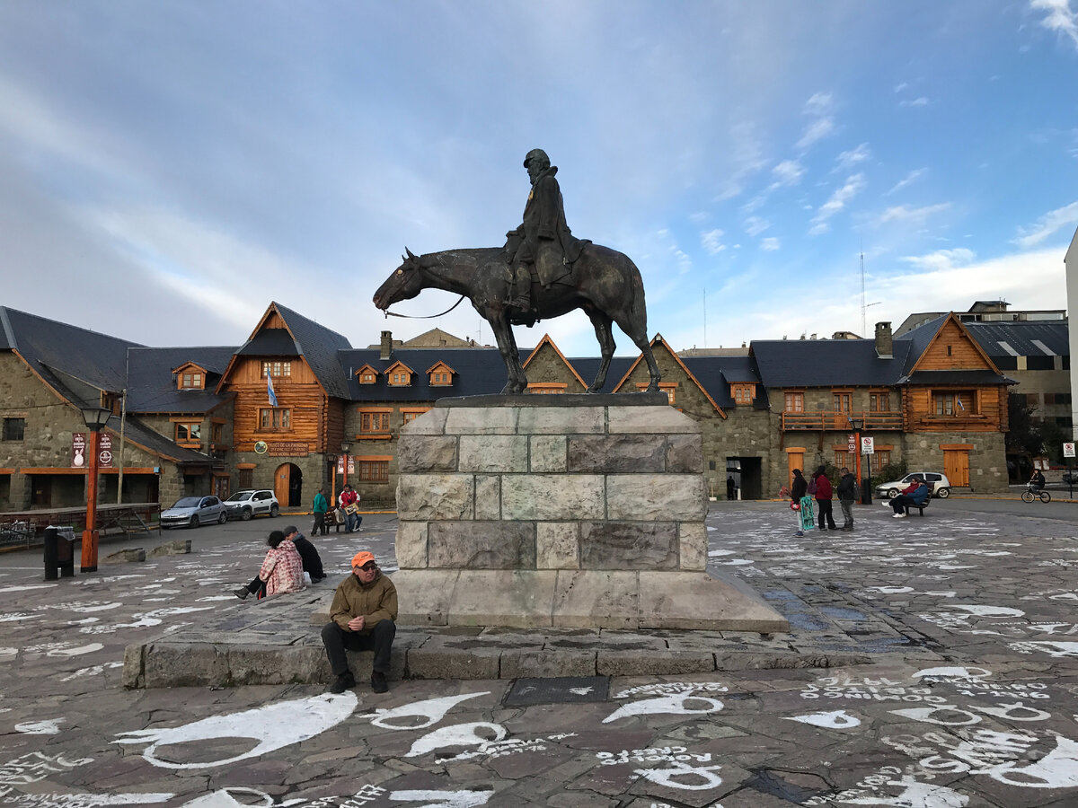 Памятник  Х. А. Рока.  San Carlos de Bariloche, Argentina.