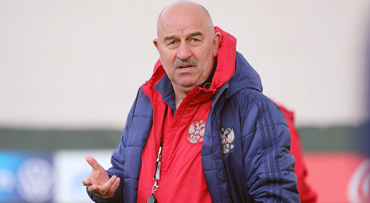 Пока телевизионщики спорят, Станислав Черчесов готовит сборную к Евро-2020. Фото: ФХР