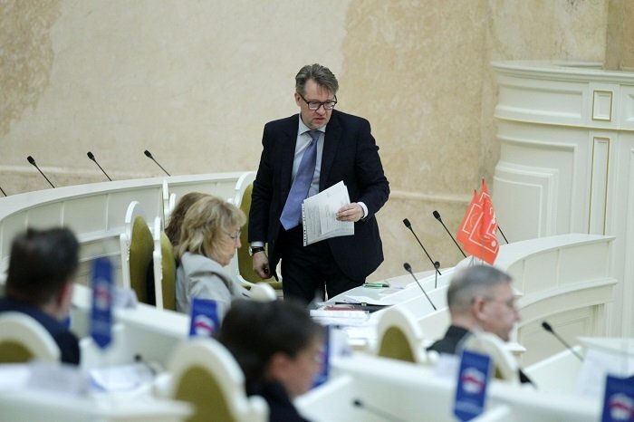 Александр Рассудов в ЗакСобрании. Фото пресс-службы ЗС СПб