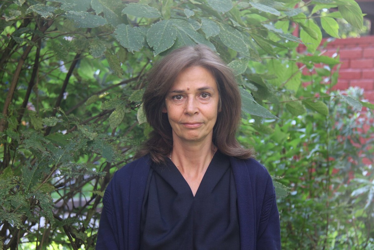 Четверикова Ольга Николаевна - доцент МГИМО, кафедра истории и политики стран Европы и Америки, кандидат исторических наук. Область научных интересов: основы и эволюция европейского религиозного сознания, Римско-католическая церковь в европейской геополитике, этнические и религиозные конфликты в Западной Европе в конце XX - начале XXI вв., финансовые механизмы европейской политики новейшего времени, религиозно-финансовые аспекты глобализации, новые религиозные движения и корпоративная религия. 